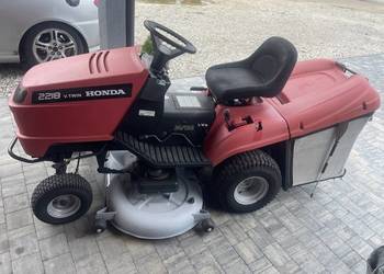 Kosiarka traktorek Honda 2218