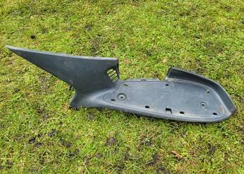 GILERA RUNNER podloga stopien prawy podest bok boczek plug podloga owiewka