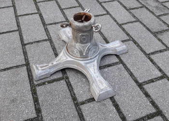 Stary, solidny ciężki stojak do choinki żeliwo - srebrny