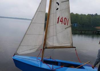Żaglówka klasy Cadet z pełnym wyposażeniem Żaglówka klasy Cadet z pełnym wyposażeniem