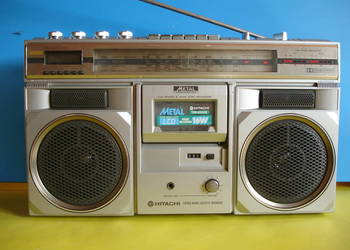 Radiomagnetofon HITACHI TRK-8300E
