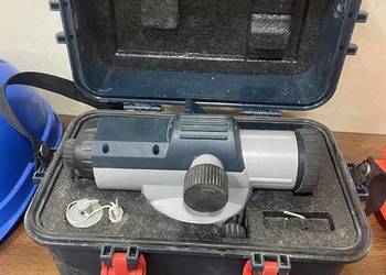 Niwelator optyczny Bosch GOL 20D + statyw