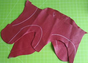 Skóra (267 g) Licowa Włoska 2 Duże kawałki Czerwony "krwisty"