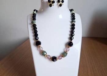 Zestaw - korale w stylu klasycznym i klipsy