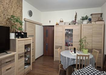 PRZYTULNE MIESZKANIE W ATRAKCYJNEJ LOKALIZACJI PRZYTULNE MIESZKANIE W ATRAKCYJNEJ LOKALIZACJI