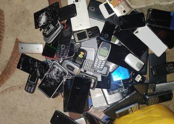 Pakiet starych telefonów komórkowych