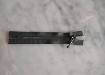 Nowe zamki rozdzielcze dł 25 cm w kolorze khaki