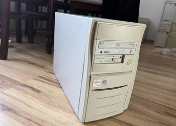Zabytkowy komputer PC Fujitsu T-bird Intel Celeron 266MHz