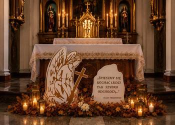 Anioł z krzyżem dekoracja kościół święto zmarłych zaduszki