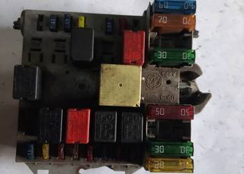 Fiat Stilo skrzynka bezpieczników 51732865