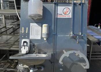 Ścianka higieniczna ze stali nierdzewnej z umywalką na fotokomórkę