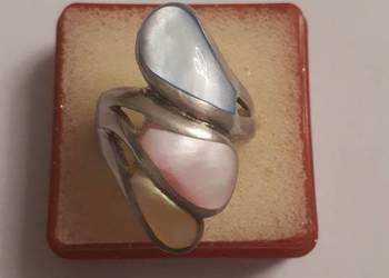 pierścionek srebrny z masą perłową