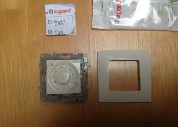termostat pokojowy obrotowy elektroniczny Legrand Niloe
