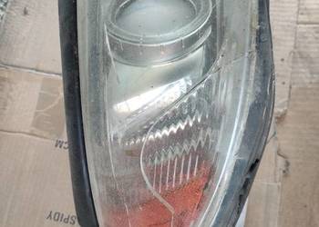 Reflektor  uszkodzony volvo prawy przód V70 III 31283916