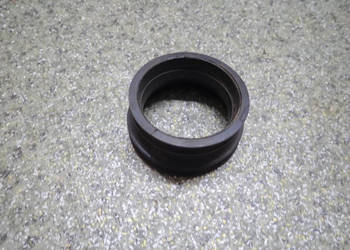 KRÓCIEC AIRBOXA FILTRA POWIETRZA GAŹNIKA SUZUKI DR 650 95R