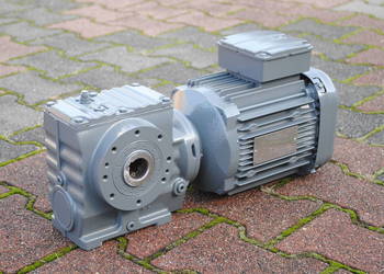 Motoreduktor kątowy 1.5kw. 100obr./min.. SEW. S57/TDRE90L4