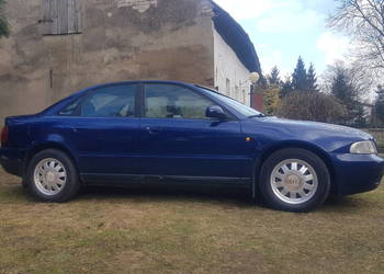 Audi A4    1,8  wzorowa