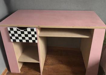 Różowe biurko 110x75