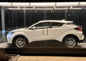 Toyota C-HR C-HR 1.8 ElHYBRID Active, bezwyp, IIkmpl kół, stan bdb,f-ra Va…