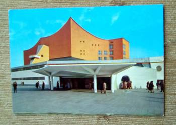 WIDOK NA BUDYNEK FILHARMONII W BERLINIE