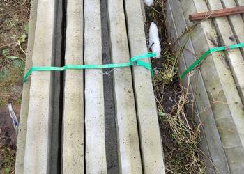 Słupki betonowe 2,2 m 4x pręt, Nowe