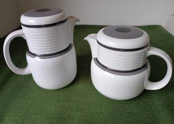 Porcelanowe dzbanki sygnowane Thomas