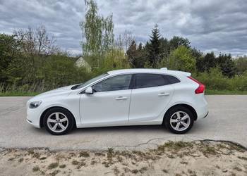Volvo V40 Momentum 2015r 2.0D D2 120km Serwis Led Navi PDC