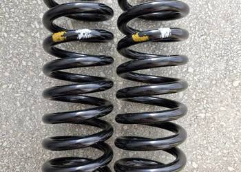 Mercedes 124 Sprężyny tył NOWE 1243241104