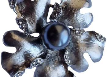 KOSTIUMOWA BROSZA Z DUŻĄ PERŁĄ W STYLU WIKTORIAŃSKIM