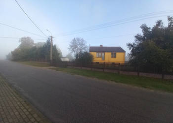 sprzedam dom z działką o powierzchni 10 tys metrów kwadratowych