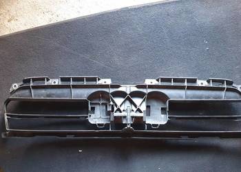 Mocowanie emblematu grilla audi a4 b8, s4, rs4