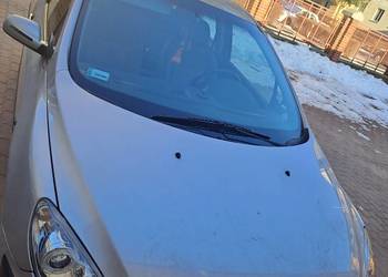 Sprzedam samochód osobowy marki peugeot 307 1.6 benzyna z 2001r