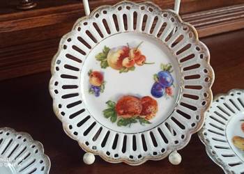 Talerzyk z ażurem. Z owocami. Słodki. Bez sygnaturki. Talerzyk z ażurem. Z owocami. Słodki. Bez sygnaturki.