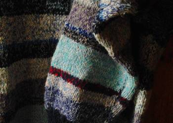 Sweter ręczna robota, retro vintage w paski, kolor niebieski