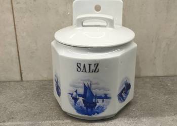 porcelanowa solniczka na ścianę
