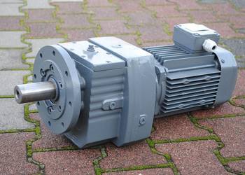 Motoreduktor kołnierzowy 1.5kw. 48obr./min.. Firmy Flender