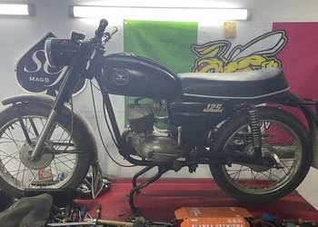 WSK 125 z 1979 roku z dokumentami