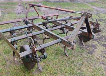 Kultywator Unia Grudziądz 2.1 m z wałem.