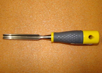 Dłuto żłobak DYNAGRIP 10 mm, promień STANLEY Ref.1-16-682