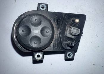 PRZEŁĄCZNIK REGULACJI FOTELA AUDI SKODA VW 8E0959777B