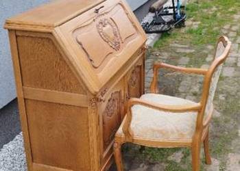 Piękny sekretarzyk z fotelem w komplecie