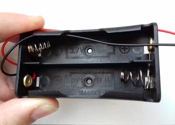 Koszyk mocowanie na akumulatory 18650 z kablami, na 2 sztuki 3.6V, 3.7V, 7,