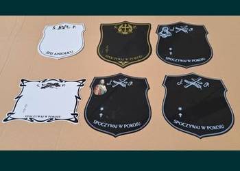 Tabliczki nagrobne, pogrzebowe