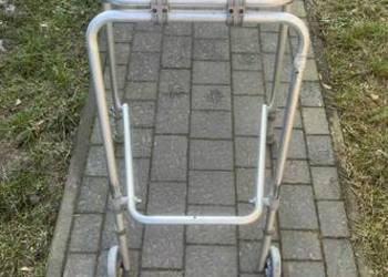 Chodzik rehabilitacyjny / balkonik z kółkami – stabilny