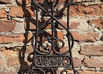 STARA ŻELIWNA NOGA - PODSTAWA MASZYNY DO SZYCIA - BOGATO ZDOBIONA - KWIATY