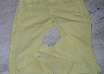 żółte jeansy bershka s