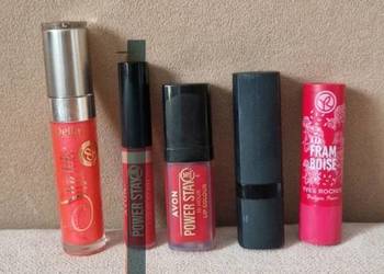 Zestaw do ust czerwony czerwień pomadka błyszczyk balsam avon yves rocher