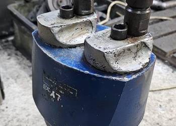 Glowica dwuwrzecionowa