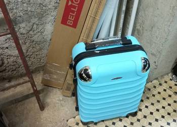 Walizka kabinowa  z abs na 4 kołach podróżna