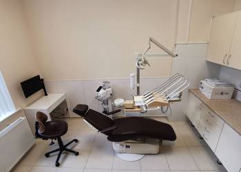 Unit stomatologiczny A-dec, Ampco. Fotel Royal model GP II.